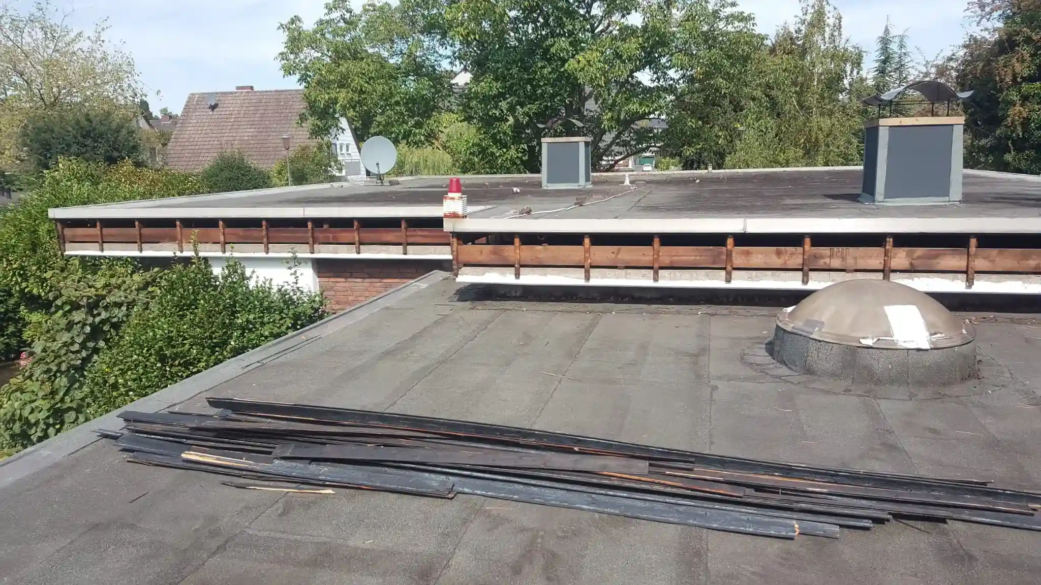 Hauswand Reinigung Vorher